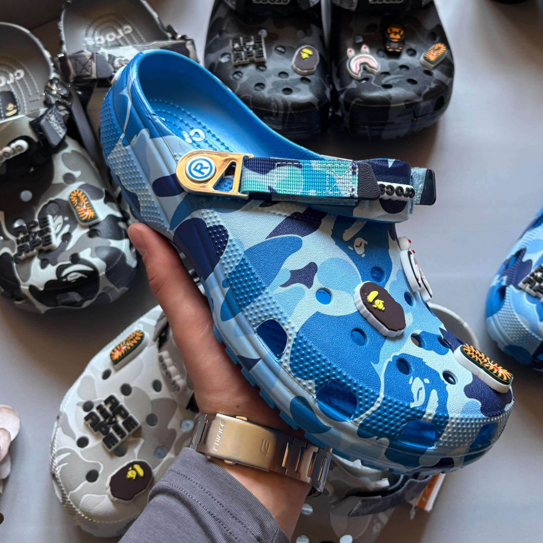 Crocs x Bape Блакитні