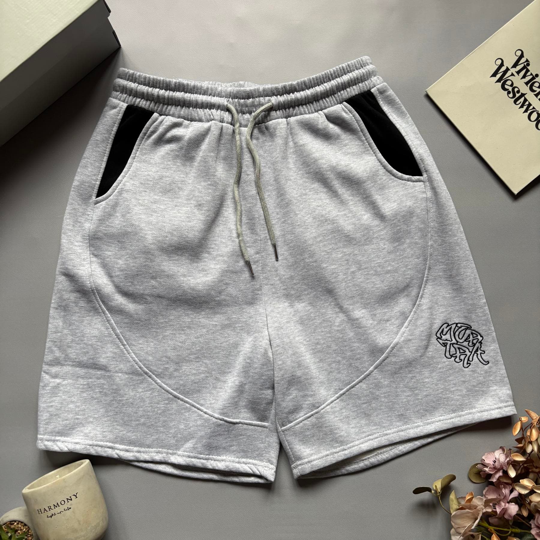 Mertra Shorts Grey