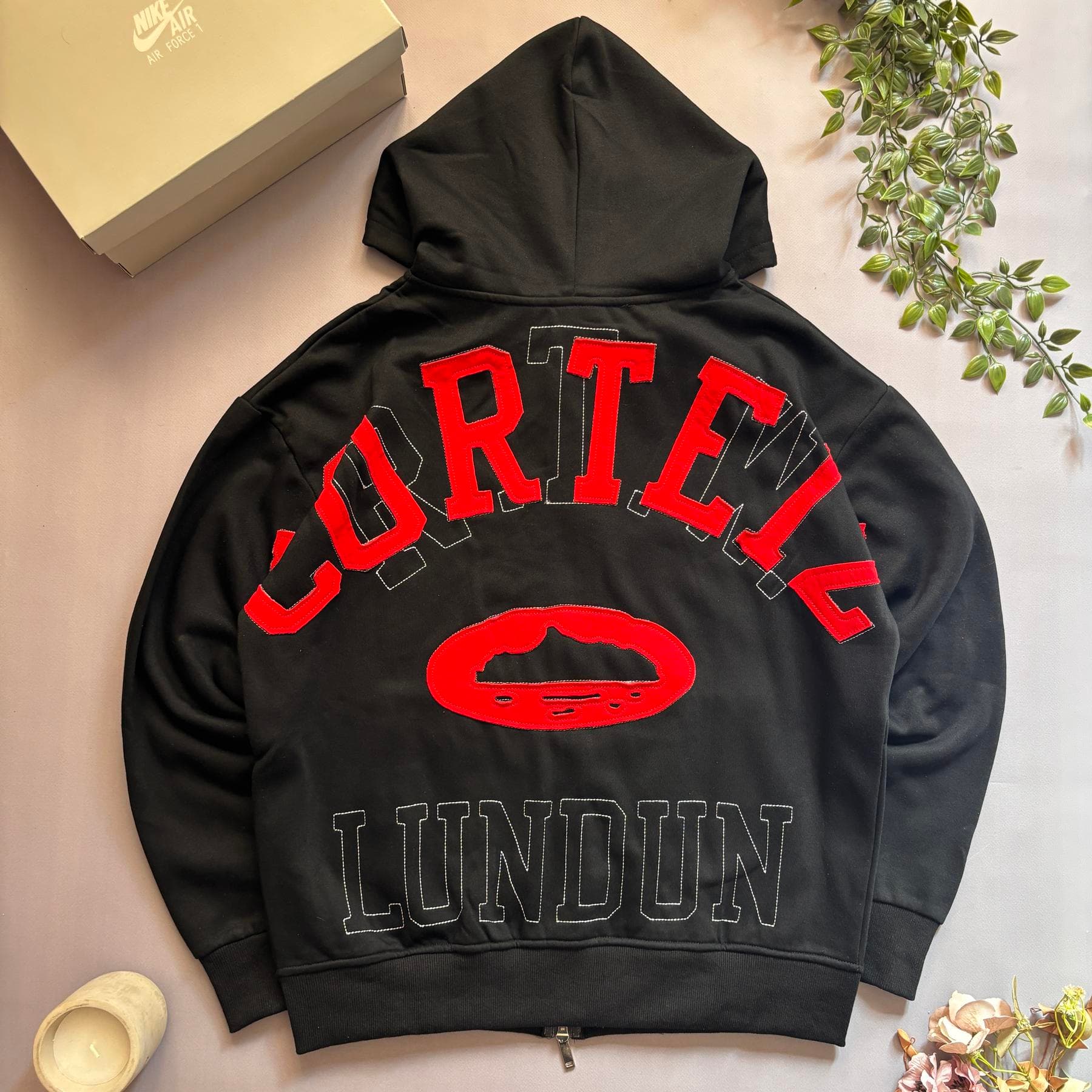 Corteiz Zip hoodie with Нашивкою