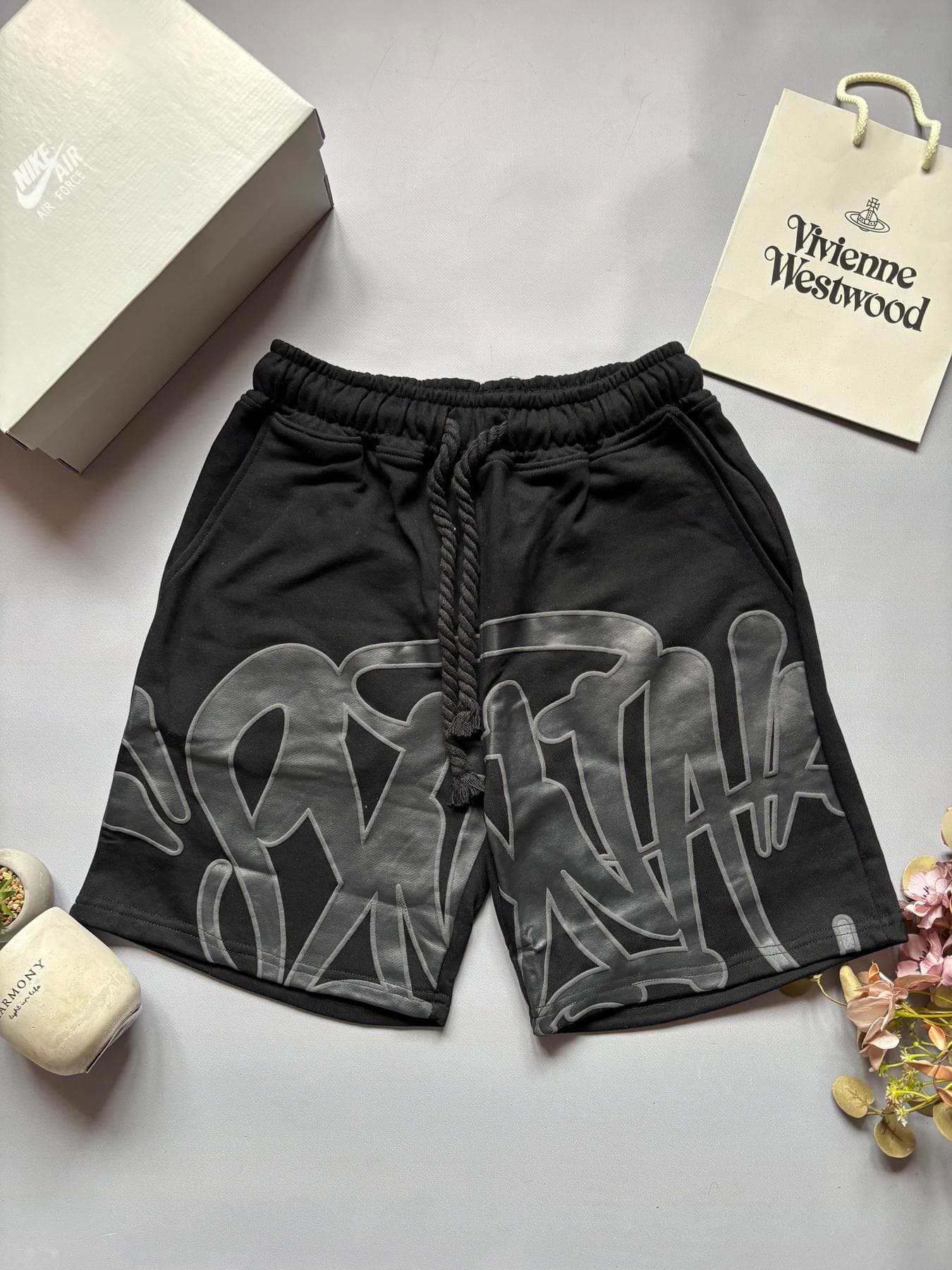 Syna World Shorts Black